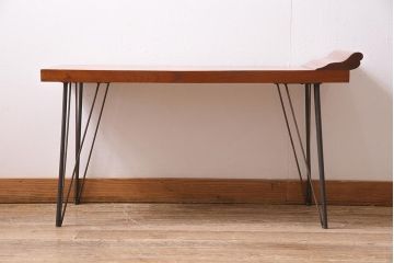 アンティーク家具　古材ケヤキ一枚板　鉄脚リメイク　個性的なデザインが魅力のサイドテーブル(センターテーブル、ベンチ、飾り台)(R-045083)
