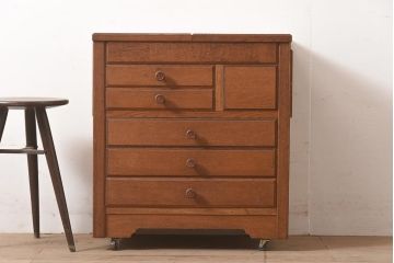 ヴィンテージ家具　ナラ材　画材入れとして使われていたキャスター付きワゴン(バタフライトロリー、ビンテージ)(R-045086)