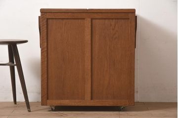 ヴィンテージ家具　ナラ材　画材入れとして使われていたキャスター付きワゴン(バタフライトロリー、ビンテージ)(R-045086)