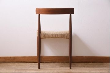 ヴィンテージ家具　北欧ビンテージ　チーク材　丁寧に編み込まれた座面が魅力のダイニングチェア(椅子、デスクチェア)(R-045091)