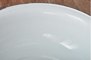 ビンテージ　琺瑯　洗面器　大きなホーローたらい(ほうろう、手洗い桶、ボウル、タライ)(R-045098)