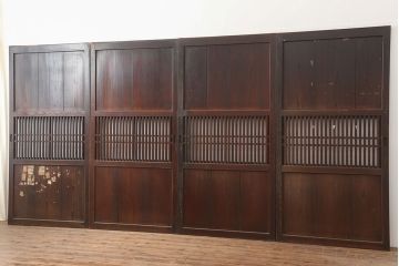 アンティーク建具　上手物　裏ガラス入り　総栗材でつくられた珍しい格子帯戸4枚セット(引き戸、建具)(R-045110)