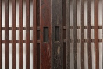 アンティーク建具　上手物　裏ガラス入り　総栗材でつくられた珍しい格子帯戸4枚セット(引き戸、建具)(R-045110)
