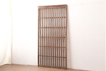アンティーク建具　昭和初期　古い木の味わいが魅力の荒格子戸1枚(引き戸、建具)(R-045120)