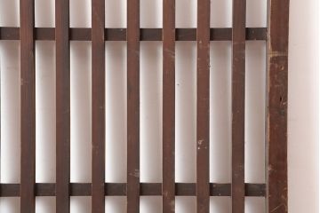 アンティーク建具　昭和初期　古い木の味わいが魅力の荒格子戸1枚(引き戸、建具)(R-045120)