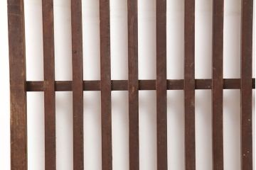 アンティーク建具　昭和初期　古い木の味わいが魅力の荒格子戸1枚(引き戸、建具)(R-045120)