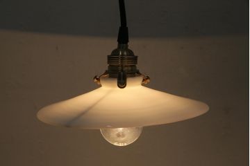 ビンテージ照明　戦前　レトロな平笠シェードの吊り下げ照明(ペンダントライト、天井照明、電笠)(R-045121)