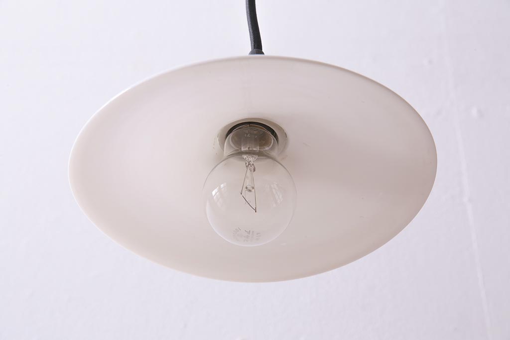 ビンテージ照明　戦前　レトロな平笠シェードの吊り下げ照明(ペンダントライト、天井照明、電笠)(R-045122)