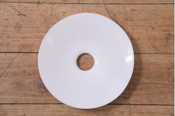 アンティーク照明　昭和レトロ　やわらかな光を放つ平笠シェードの吊り下げ照明(ペンダントライト、天井照明、電笠)(R-045125)