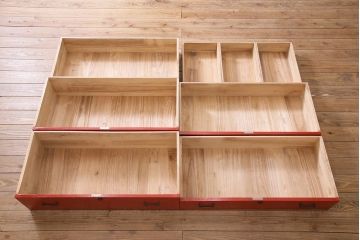 アンティーク家具　総桐材　カシュー　朱塗りの美しい色合いがモダンな桐箪笥(タンス、たんす、衣装箪笥)(R-045129)