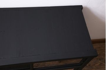 アンティーク家具　大正昭和初期　リメイク　メンズライクなお部屋におすすめの脚付きリビングボード(収納棚、戸棚、テレビ台)(R-045131)