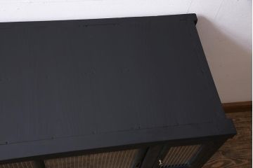 アンティーク家具　昭和初期　リメイク　モールガラス入り　ダークトーンがおしゃれな脚付きリビングボード(収納棚、戸棚、テレビ台)(R-045132)