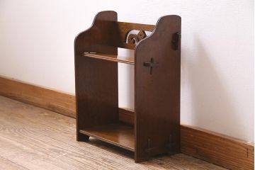 アンティーク家具　ナラ材　楔式　透かし　卓上にも置ける小ぶりな本棚(飾り棚、シェルフ)(R-045133)