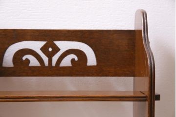 アンティーク家具　ナラ材　楔式　透かし　卓上にも置ける小ぶりな本棚(飾り棚、シェルフ)(R-045133)