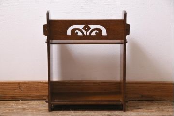 アンティーク家具　ナラ材　楔式　透かし　卓上にも置ける小ぶりな本棚(飾り棚、シェルフ)(R-045133)
