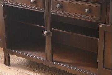 ヴィンテージ家具　イギリスビンテージ　ERCOL(アーコール)　Old Colonial(オールドコロニアル)　気品と風格が漂うカップボード(本棚、ブックシェルフ、食器棚)(R-045136)