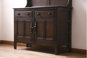 ヴィンテージ家具　イギリスビンテージ　ERCOL(アーコール)　Old Colonial(オールドコロニアル)　気品と風格が漂うカップボード(本棚、ブックシェルフ、食器棚)(R-045136)