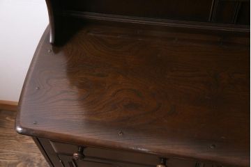 ヴィンテージ家具　イギリスビンテージ　ERCOL(アーコール)　Old Colonial(オールドコロニアル)　気品と風格が漂うカップボード(本棚、ブックシェルフ、食器棚)(R-045136)