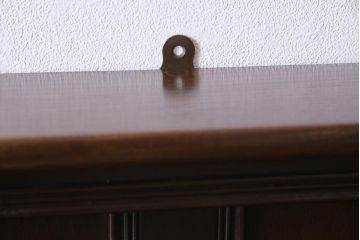 ヴィンテージ家具　イギリスビンテージ　ERCOL(アーコール)　Old Colonial(オールドコロニアル)　気品と風格が漂うカップボード(本棚、ブックシェルフ、食器棚)(R-045136)