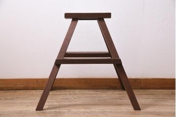 アンティーク家具　昭和レトロ　折りたたみ式　古い木の質感が味わい深い踏み台(花台)(R-045142)