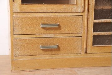 アンティーク家具　昭和中期　ダイヤガラス入り　レトロな雰囲気が魅力のガラス戸棚(収納棚、食器棚)(R-045143)