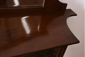 アンティーク家具　イギリスアンティーク　マホガニー材　ミラーバック　品の良い象眼細工入りのキャビネット(飾り棚、収納棚)(R-045147)