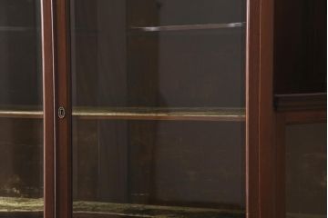 アンティーク家具　イギリスアンティーク　マホガニー材　ミラーバック　品の良い象眼細工入りのキャビネット(飾り棚、収納棚)(R-045147)