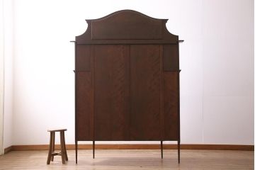 アンティーク家具　イギリスアンティーク　マホガニー材　ミラーバック　品の良い象眼細工入りのキャビネット(飾り棚、収納棚)(R-045147)