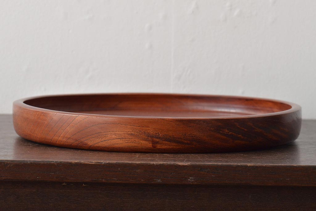 アンティーク雑貨　昭和初期　ケヤキ材製　明るい木色と木目が味わい深い丸盆(欅、トレー、お盆)(R-045151)