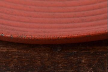 明治〜大正　朱塗　轆轤目欅　丸盆(ケヤキ、渦巻、根来?)(R-045152)