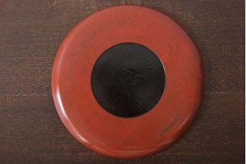 明治〜大正　朱塗　轆轤目欅　丸盆(ケヤキ、渦巻、根来?)(R-045152)