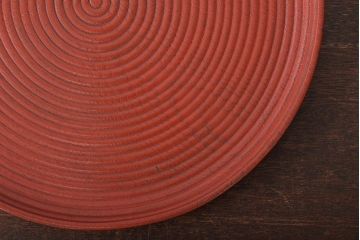 明治〜大正　朱塗　轆轤目欅　丸盆(ケヤキ、渦巻、根来?)(R-045152)
