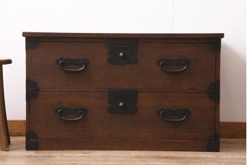 アンティーク家具　明治大正期　天板リメイク　総桐材の上質な箪笥ローボード(テレビ台、テレビボード、衣装箪笥、和タンス)(R-045170)