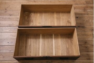 アンティーク家具　明治大正期　天板リメイク　総桐材の上質な箪笥ローボード(テレビ台、テレビボード、衣装箪笥、和タンス)(R-045170)