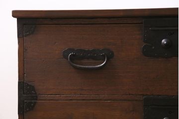 アンティーク家具　明治大正期　天板リメイク　総桐材の上質な箪笥ローボード(テレビ台、テレビボード、衣装箪笥、和タンス)(R-045170)