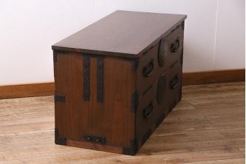 アンティーク家具　明治大正期　天板リメイク　総桐材　大きな丸金具が目を引く箪笥ローボード(衣装箪笥、チェスト、引き出し、リビングボード、和タンス)(R-045171)