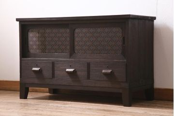 アンティーク家具　和製　昭和中期　古箪笥リメイク　レーザー組子入り　七宝文様　レトロモダンな脚付き箪笥ローボード(時代箪笥、収納棚、戸棚)(R-045175)
