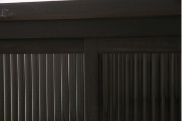 アンティーク家具　和製　大正昭和初期　天板リメイク　モールガラス入り　ツートンカラーがおしゃれな箪笥ローボード(戸棚、収納棚、テレビ台、テレビボード)(R-045176)