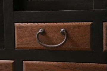 アンティーク家具　和製　大正昭和初期　天板リメイク　モールガラス入り　ツートンカラーがおしゃれな箪笥ローボード(戸棚、収納棚、テレビ台、テレビボード)(R-045176)