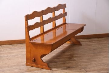 中古　横浜ダニエル(daniel)　A-532　3人掛け　木の温もりを感じるベンチロングチェア(ベンチ、ダイニングチェア、板座、長椅子)(定価約45万円)(R-045177)