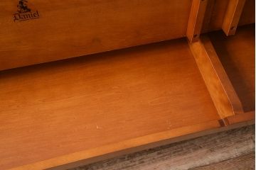 中古　横浜ダニエル(daniel)　A-532　3人掛け　木の温もりを感じるベンチロングチェア(ベンチ、ダイニングチェア、板座、長椅子)(定価約45万円)(R-045177)