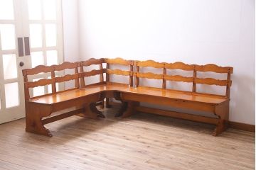 中古　横浜ダニエル(daniel)　A-532　3人掛け　木の温もりを感じるベンチロングチェア(ベンチ、ダイニングチェア、板座、長椅子)(定価約45万円)(R-045177)