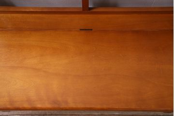 中古　横浜ダニエル(daniel)　A-533　2人掛け 木の温もりを感じるベンチラブチェア(ベンチ、ダイニングチェア、板座、長椅子)(定価約38万円)(R-045178)