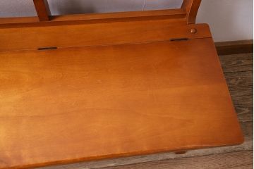 中古　横浜ダニエル(daniel)　A-533　2人掛け 木の温もりを感じるベンチラブチェア(ベンチ、ダイニングチェア、板座、長椅子)(定価約38万円)(R-045178)