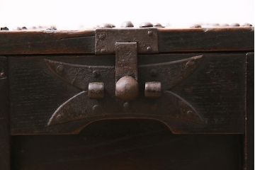 アンティーク雑貨　明治期　総ケヤキ材　錠前付き　引き出し付きが珍しい古い銭箱(銭函)(R-045185)
