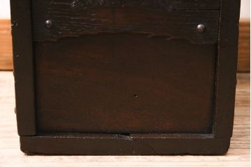 アンティーク雑貨　明治期　総栗材　渋い風合いが魅力の古い銭箱(銭函)(R-045186)