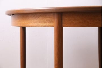 ヴィンテージ家具　北欧ビンテージ　G-PLAN(ジープラン)　木の温もり感じるエクステンションテーブル(ラウンドテーブル、ダイニングテーブル)(R-045255)