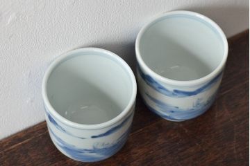 明治期　伊万里焼　山水図　染付　湯呑2客(湯呑み、和食器)(R-045266)