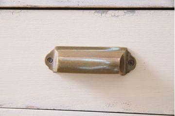アンティーク家具　昭和中期　モールガラス入り　シャビーなペイントがおしゃれなチェスト(引き出し)(R-045278)
