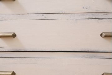 アンティーク家具　昭和中期　モールガラス入り　シャビーなペイントがおしゃれなチェスト(引き出し)(R-045278)